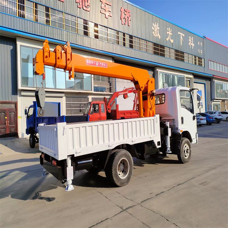 彰武县三轮随车吊定制 农用改装机自备吊中瑞长期出售