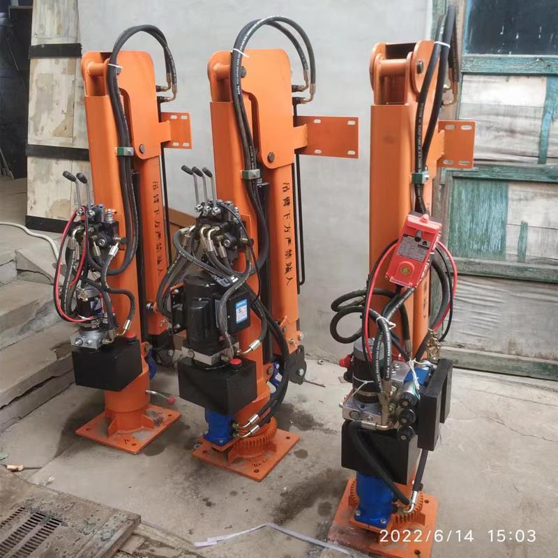 彰武县重汽蓝牌随车吊 3.2吨 国六动力强 液压驱动 农用自卸起重机